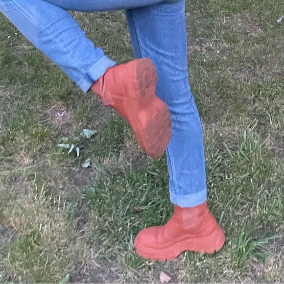 MANGO: Orange water proof (combat / lug) boots - Mid Calf - Picture 4 of 4